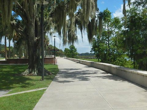 Florida bike trails, Kissimmee lakefront biking